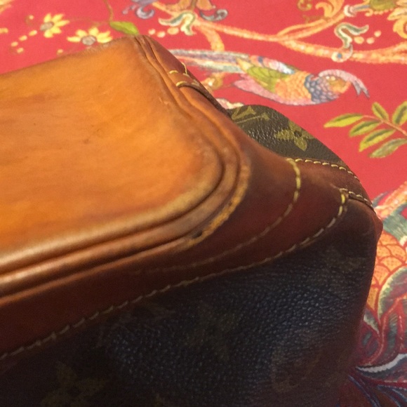 SOLD—Vintage Louis Vuitton Boho fringe Noe GM - Picture 9 of 16